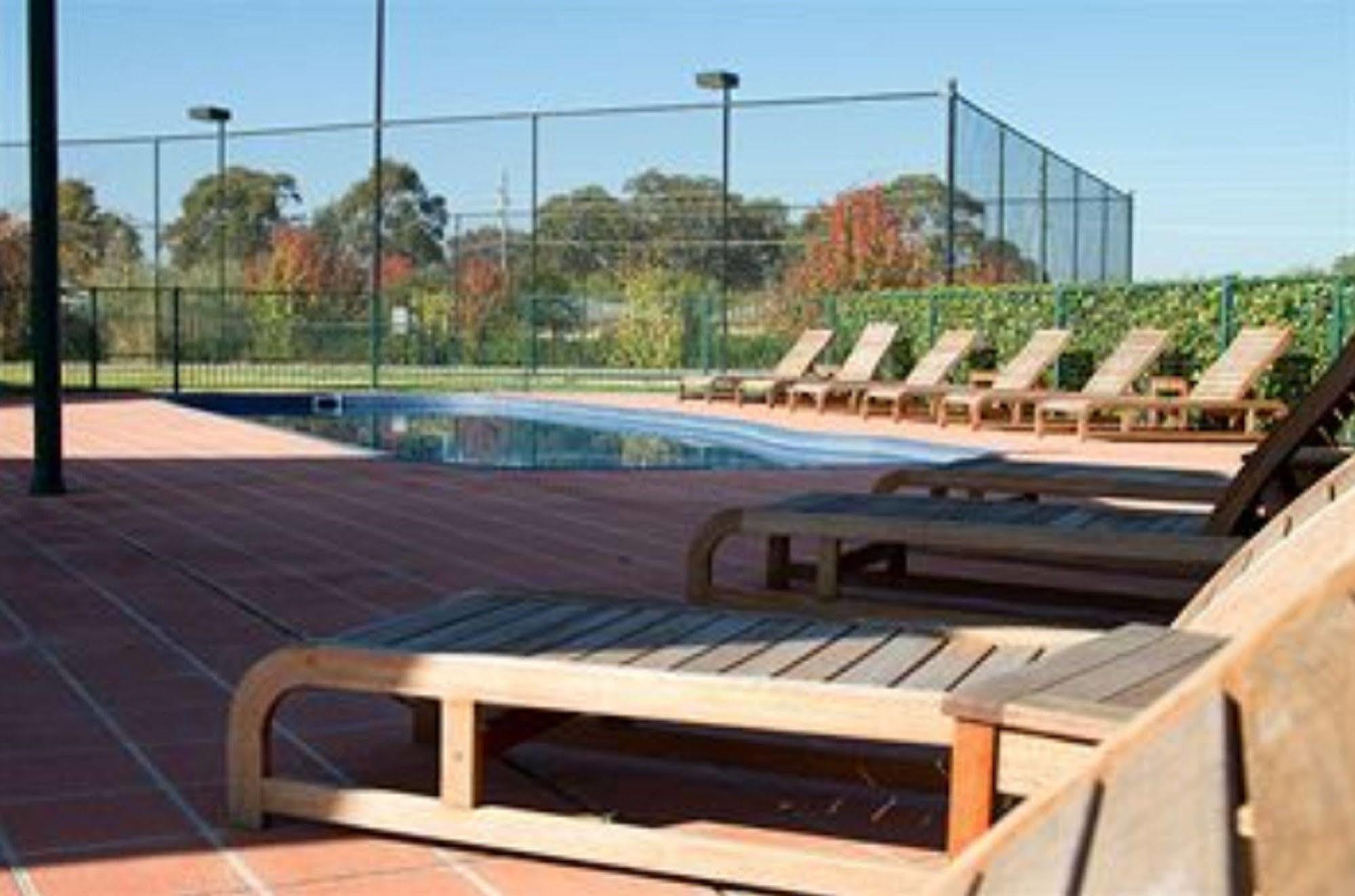 Potters Apartments Cessnock Exterior foto